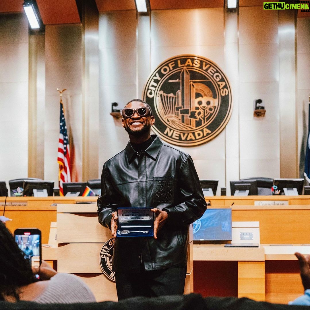 Usher Instagram - Honored to be given the 🗝️ to a city that has been my second home for almost 2 years now. You’ve shown me so much love and I’m forever grateful. Thank U @cityoflasvegas for proclaiming October 17th as Usher Raymond Day! 🙏🏾 Las Vegas, Nevada