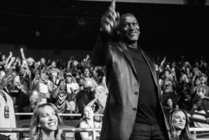 Usher Instagram - Sometimes I work so much, that I forget to sit back…smile…and celebrate through all that I do. Really just blessed to see another year and be celebrated by my friends, family, and fans! Happy birthday to me 🙏🏾