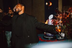 Usher Instagram - Sometimes I work so much, that I forget to sit back…smile…and celebrate through all that I do. Really just blessed to see another year and be celebrated by my friends, family, and fans! Happy birthday to me 🙏🏾