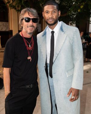 Usher Instagram - A special thank you to @maisonvalentino and @pppiccioli for everything 🙏🏾