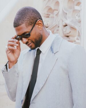 Usher Instagram - A special thank you to @maisonvalentino and @pppiccioli for everything 🙏🏾