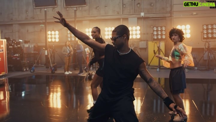Usher Instagram - If U ever catch me slippin, U can blame @ubereats #ad