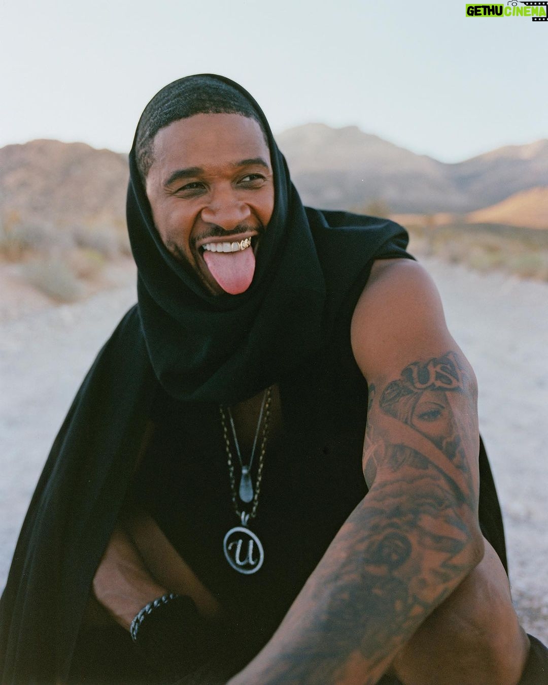 Usher Instagram - @zeitmagazin ππΎ Photos: @philipdanielducasse Styling: @jan.quammie @thewallgroup Writer: @moritzvonuslar Production: @rhiannarule Grooming: Shawn Shizz Porter Make-up: @upscale_artistry Light: Christian Koepenick Photo assistants: Eric Guideng, Eddie Yan Styling assistants: Amelie Apel, Chanti Walker, Sean Barnes Tailor Natalie Knuth