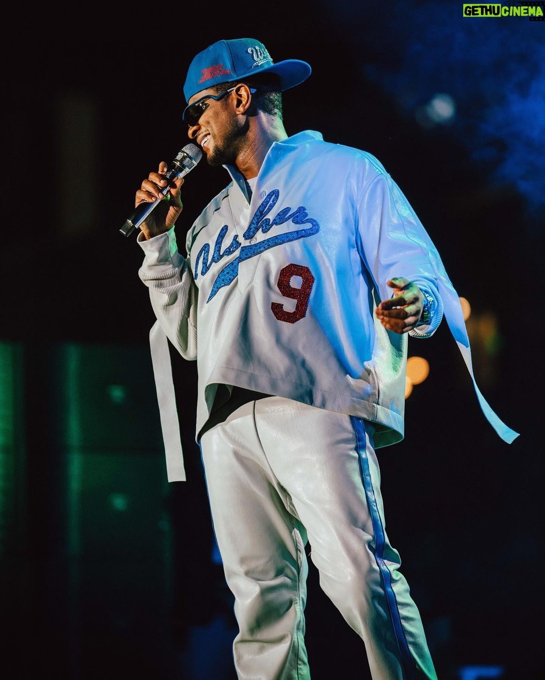 Usher Instagram - Special shout-out to the @dodgersfoundation for having me mannn…Congratulations on 10 years of doing inspiring work in the community of Los Angeles 💙 #LADFGala #BiggerThanBaseball