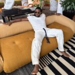 Usher Instagram - Stepped away to clear my mind ✌🏾