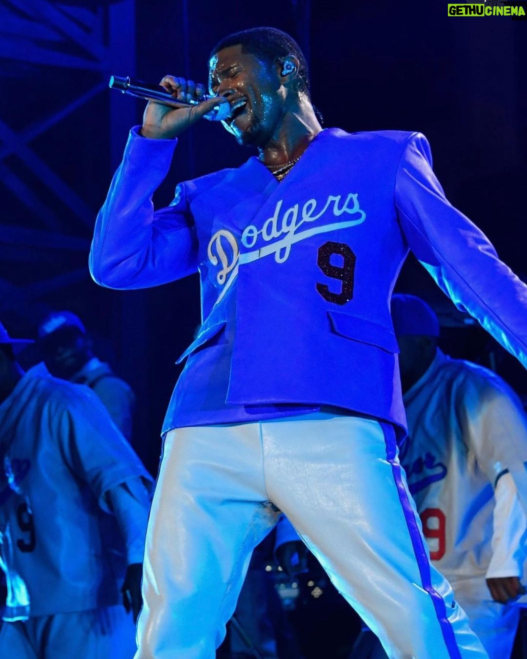 Usher Instagram - Special shout-out to the @dodgersfoundation for having me mannn…Congratulations on 10 years of doing inspiring work in the community of Los Angeles đŸ’™ #LADFGala #BiggerThanBaseball