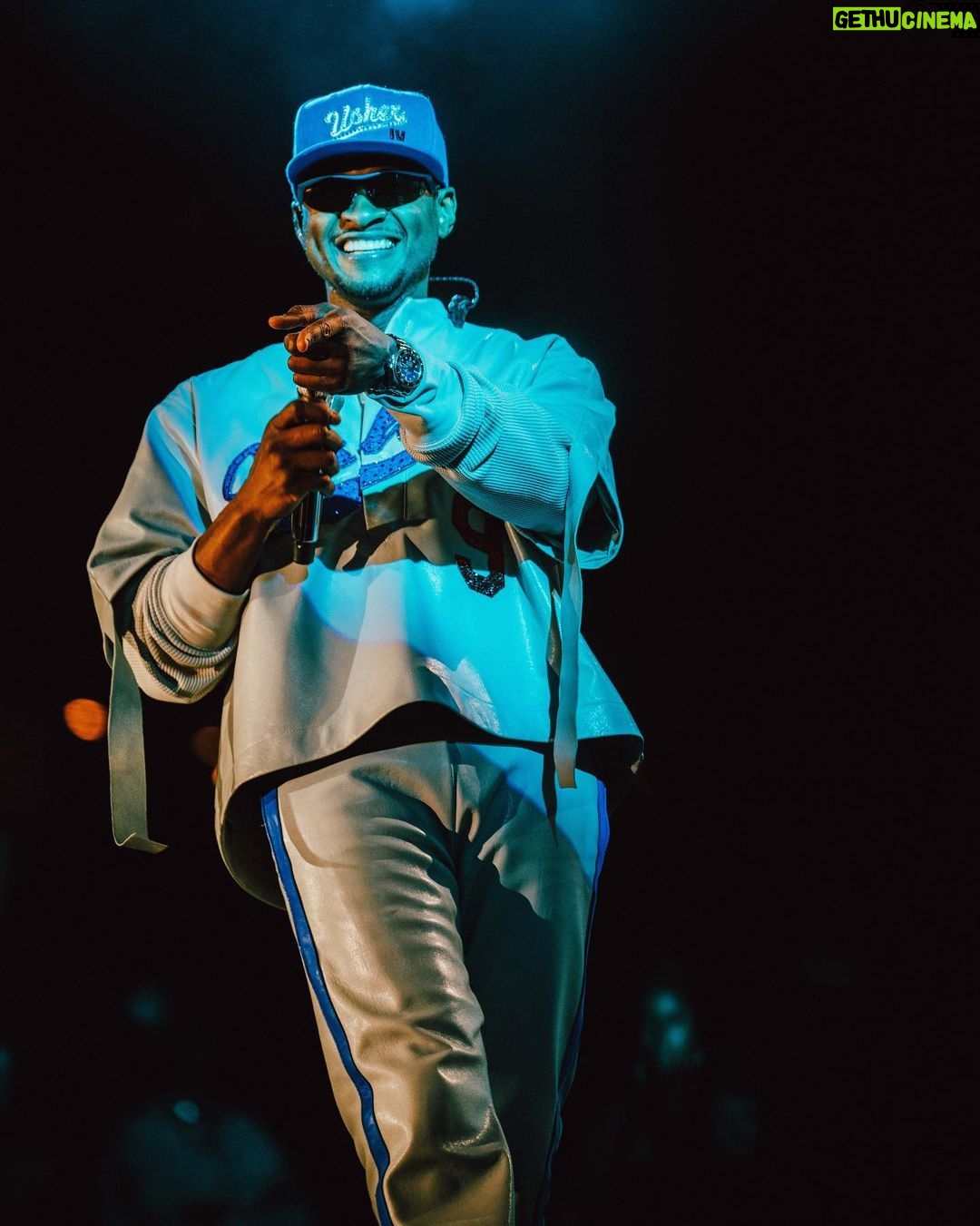 Usher Instagram - Special shout-out to the @dodgersfoundation for having me mannn…Congratulations on 10 years of doing inspiring work in the community of Los Angeles đŸ’™ #LADFGala #BiggerThanBaseball