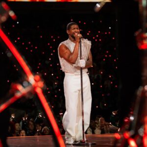 Usher Instagram - “Mama we made it!” 🙌🏾 30 years in the making and I’m just getting started…