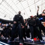 Usher Instagram - “Mama we made it!” 🙌🏾 30 years in the making and I’m just getting started…