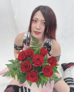 Utami Hayashishita Instagram - 2021年度東スポ女子プロレス大賞受賞🌹 支えてくれる全ての皆さんのおかげです。 ありがとうございます。 . まだまだ歩みを止めません 今後の林下詩美にも期待していてください！ . 本当に嬉しい！ ありがとうございました！！✨ . #QQ #STARDOM