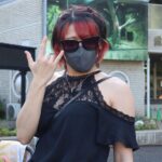Utami Hayashishita Instagram – 🌹😎
.
姉の誕生日は皆で動物園いった！
.
姉旦那のサングラス強奪
.
#STARDOM
#QQ