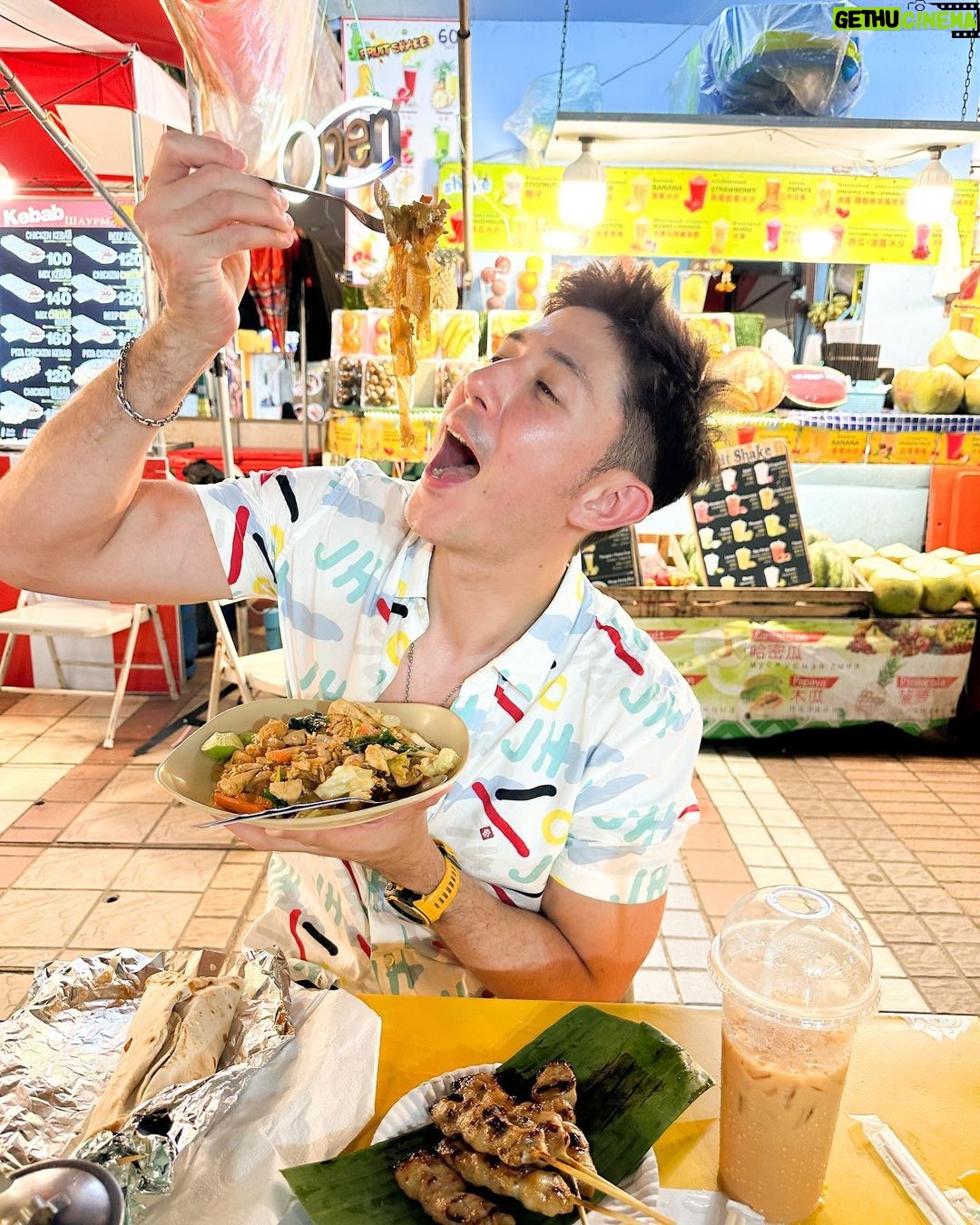 Uyan Tien Instagram - 泰國美食!普吉島我要吃到飽! 整個晚餐不到250台幣🤤🤤🤤 Thailand Phuket food!Yummy! Phuket, Thailand