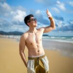 Uyan Tien Instagram - 準備開 YT 的我😂 ～ 這次來泰國很開心，畢竟11年沒回來！以前住在泰國都留在曼谷 完全沒有去其他地方玩，所以呢，這次來，也有另外一個目標，開YT！快找 YT 打 @uyan 然後去訂閱！ 我目前沒有影片但我會開始發 SHORTS！嘻嘻 我來慢慢加入 YT 的世界，用 VLOG 的方式分享我常去玩的地方！希望大家可以支持、跟我一起上山下海出國看美景吃好吃的！畢竟我是自拍自後製自調色自全來所以需要大家的正面能量 xD ～ 記住咯👇 快去 YT @uyan 我會先發shorts！ #shorts #phuket #thailand Karon Beach Phuket