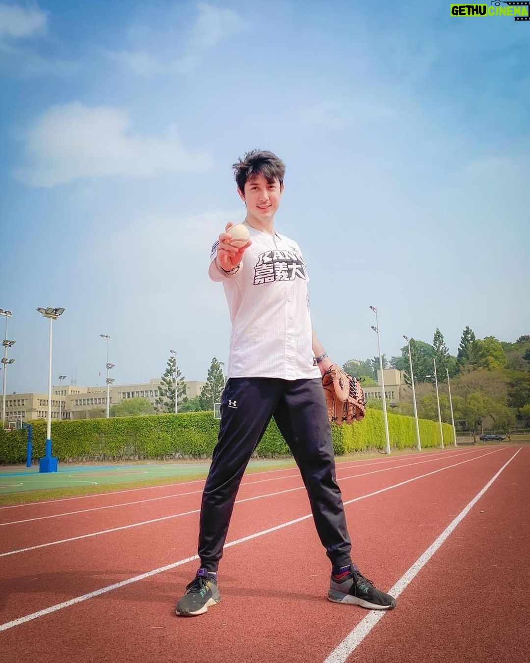 Uyan Tien Instagram - 等一下中華隊 vs 荷蘭! 我們要加油!一定要贏! #中華隊 #棒球 #baseball