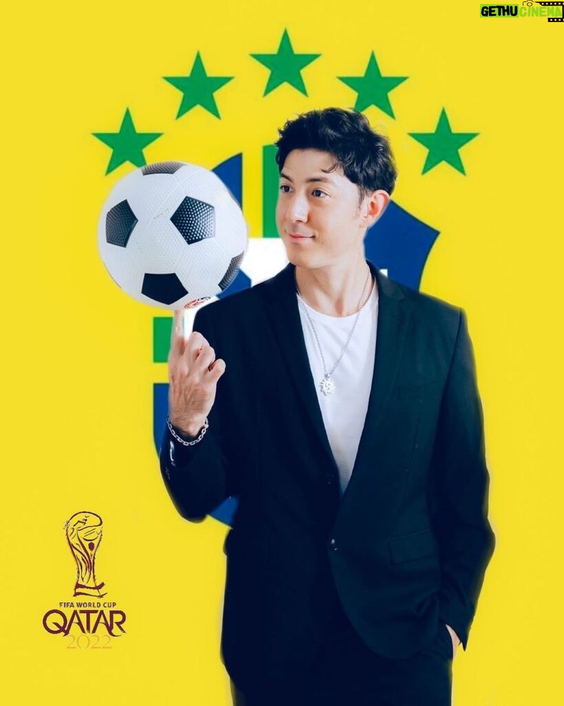 Uyan Tien Instagram - 世界杯2022開始！大家有在追嗎？最近太多無法想像的事發生⋯ 阿根廷輸了😂👍 很棒！德國輸了🤣🍻太棒了！但等一下凌晨三點就是我的 巴西隊🇧🇷！誰也支持巴西留言➕1！也歡迎來分享你支持那一隊咯！也可分享最喜歡的球員、或者目前世界杯給你的心得！