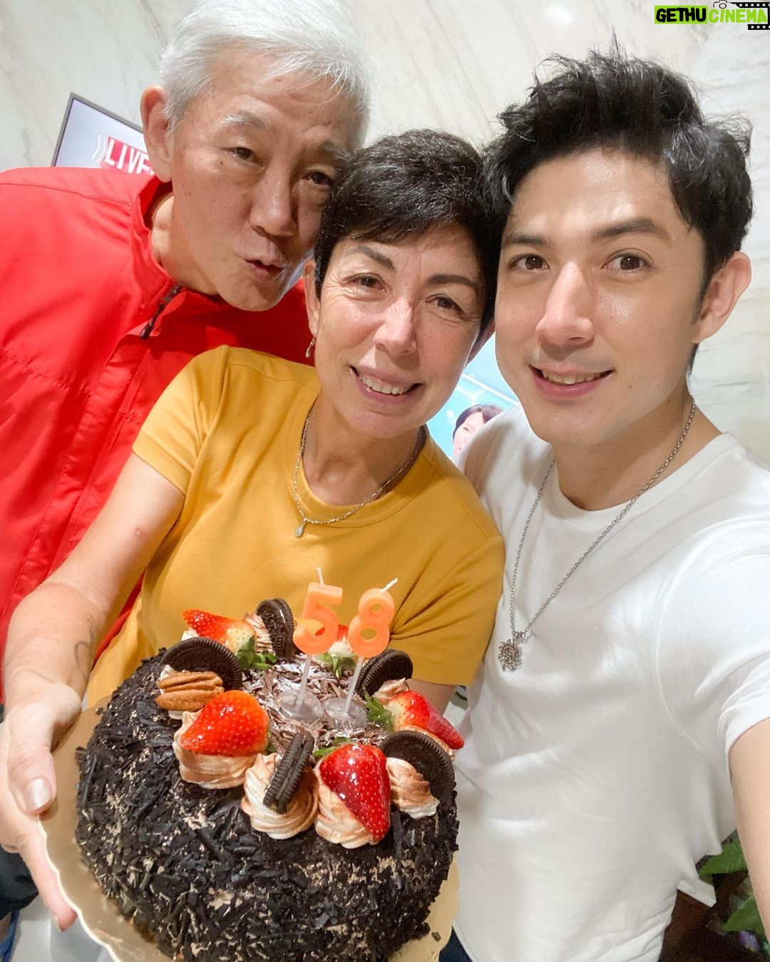 Uyan Tien Instagram - 祝Ale媽媽生日快樂! Love you mom ❤️ #媽媽 #家庭 #家人 Taiwan