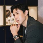 Uyan Tien Instagram - #freakone #ulyssenardin #奇想腕錶 #雅典錶 #noboundaries #phtwatch ⌚️ 時間，就是會讓我想辦法好好珍惜每一個時刻，就像錶，會一直不停的提醒時間很重要！所以呢，身上帶著錶，就是一種尊重自己的時間！ 今天就很榮幸來拜訪雅典錶Ulysse Nardin在寶鴻堂台北旗艦店的專櫃 ～ 只能說，心動了 ～ 💓 首先說，他們的歷史實在太有趣了，Ulysse Nardin在瑞士出生長大的，跟父親學到了好多關於錶的技術，然後在23歲就開了自己的公司！ 因為本身出的產品實在太頂級，品質不輸給任何其他品牌，有非常的準度，都被50國的海軍來選當他們的指定的航海時計！ 100多年的歷史，Ulysse Nardin 得獎4300次，也拿到了18個國際比賽的金牌！實在太厲害了 這次很開心親眼看了，也上手拍了他們幾款很特別的錶款，根本不用再說設計的多好，但自己在網路查過資料後，很意外的發現，Ulysses Nardin也有回饋給地球很棒的規劃，例如：保護海洋鯊魚的規劃，跟協助海上的塑料污染的問題！這麼有歷史，知名，質感的名牌，還用心在乎地球的，實在很少見～個人覺得很加分～ 希望大家可以通過這篇文章來多了解瑞士來的Ulysse Nardin！