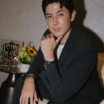 Uyan Tien Instagram - #freakone #ulyssenardin #奇想腕錶 #雅典錶 #noboundaries #phtwatch ⌚️ 時間，就是會讓我想辦法好好珍惜每一個時刻，就像錶，會一直不停的提醒時間很重要！所以呢，身上帶著錶，就是一種尊重自己的時間！ 今天就很榮幸來拜訪雅典錶Ulysse Nardin在寶鴻堂台北旗艦店的專櫃 ～ 只能說，心動了 ～ 💓 首先說，他們的歷史實在太有趣了，Ulysse Nardin在瑞士出生長大的，跟父親學到了好多關於錶的技術，然後在23歲就開了自己的公司！ 因為本身出的產品實在太頂級，品質不輸給任何其他品牌，有非常的準度，都被50國的海軍來選當他們的指定的航海時計！ 100多年的歷史，Ulysse Nardin 得獎4300次，也拿到了18個國際比賽的金牌！實在太厲害了 這次很開心親眼看了，也上手拍了他們幾款很特別的錶款，根本不用再說設計的多好，但自己在網路查過資料後，很意外的發現，Ulysses Nardin也有回饋給地球很棒的規劃，例如：保護海洋鯊魚的規劃，跟協助海上的塑料污染的問題！這麼有歷史，知名，質感的名牌，還用心在乎地球的，實在很少見～個人覺得很加分～ 希望大家可以通過這篇文章來多了解瑞士來的Ulysse Nardin！