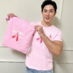 Uyan Tien Instagram – 大家記得照顧自己跟身邊你愛的人的身體健康！尤其年紀越來越大，要注意越來越多！
乳癌越早發現越快速恢復！所以好好檢查咯！
———————————————
#PinkPower
#粉紅力量傳遞愛 的行列🩷
即日起2023至10/31公開於FB/IG社群發文
一起響應Pink Power乳癌防治公益活動🎀
#愛自己粉給力 #PinkPowerWithLove 
#乳癌防治月