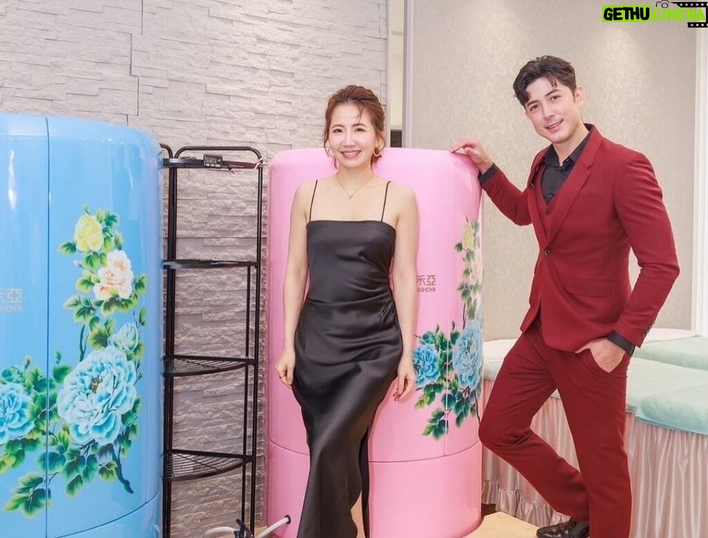 Uyan Tien Instagram - 尚禾亞新竹店開幕了！現在新竹朋友們可以在那邊享受負離子之王的 循氣蒸！那一天的活動真的很熱鬧，看舞龍舞獅🐉🦁️的表演真的很酷 xD 還有傳統的打鼓🥁表演來為店打氣！✨😍👍 ——————————— @shonghoya