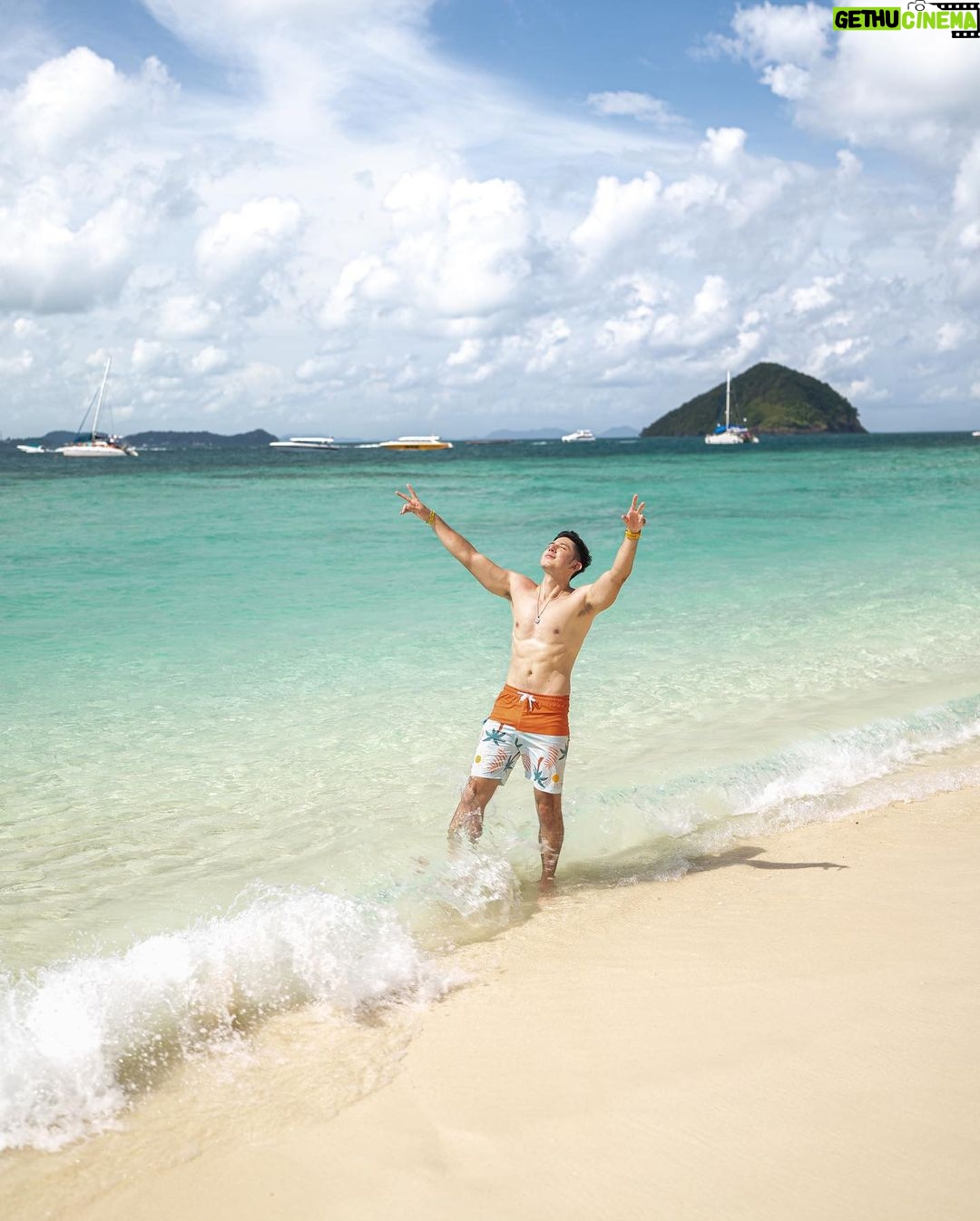 Uyan Tien Instagram - 想去普吉島舉手!哈哈 Thailand, Phuket ! Phuket, Thailand