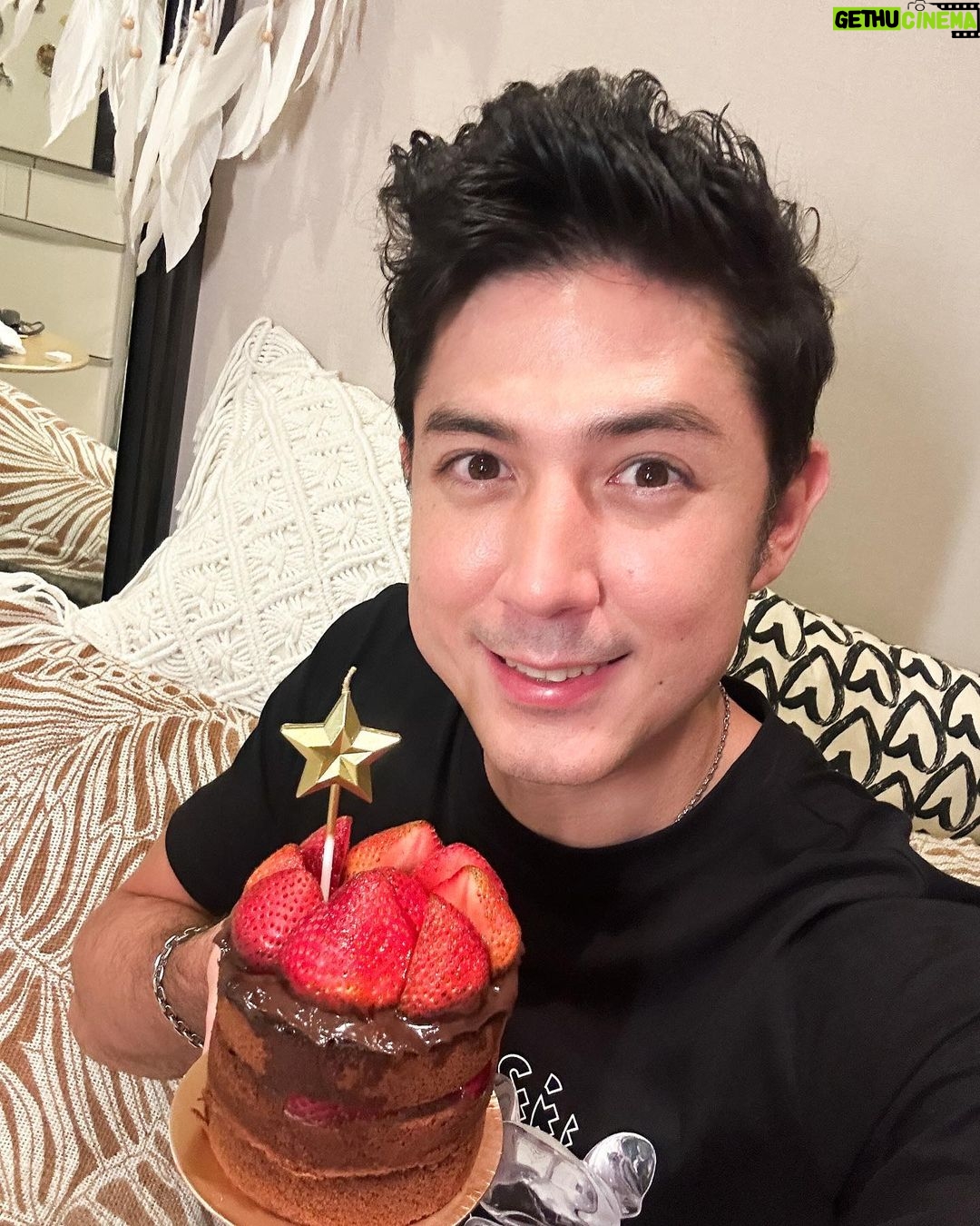 Uyan Tien Instagram - 祝我生日快樂~~~ Happy Birthday to meeee ~~~~ 😂🎂🔥❤️