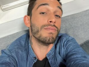 Víctor Elías Instagram - Mi selección para el anuario de la IA, sin IA cuando he visto que tardaba 24 h 😂😂😂

Pues no es tan rápido esto de la IA 😂😂😂

#ia #anuario #trend