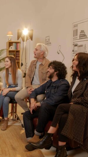 Víctor Elías Instagram - BONUS TRACK DE 2023!!!
No podíamos cerrar este año del 20 aniversario de Los Serrano sin el REENCUENTRO. 
El 21 de diciembre la familia Serrano se reúne en mi canal de youtube.com/frnperea.

Hablaremos de muchas cosas, anécdotas, momentazos de las grabaciones, cómo éramos, ¡¡cómo somos!! Un poco de todo! Guiado por la maravillosa @percebesygrelos.
Os va a encantar… Una hora de muuuuuuchas risas y… Alguna lágrima.
NO OS LO PERDÁIS!