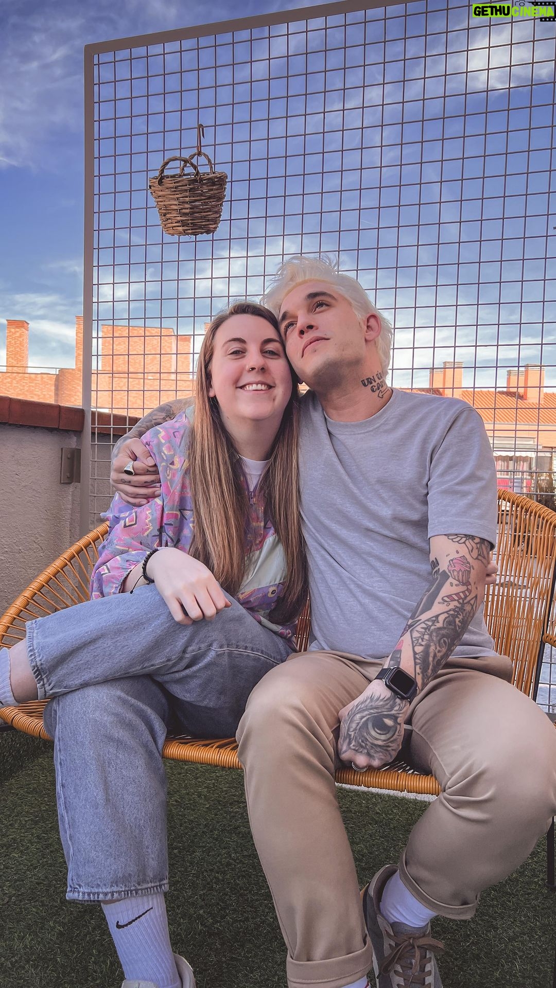 Víctor Elías Instagram - 💫SORTEO 💫 ¿Nos quieres acompañar al eventazo de #SEATmusicTalks del 30 de marzo en Barcelona? Contaremos con @alvarobenitov y una actuación en acústico de @pignoise, y puedes verlos en directo participando en este sorteo de 5 entradas dobles. Solo tienes que: 1. Seguirnos a @lalias3, a @percebesygrelos y a @seatesp. 2. Etiqueta con quién vendrías. ¡Puedes participar las veces que quieras!❤️