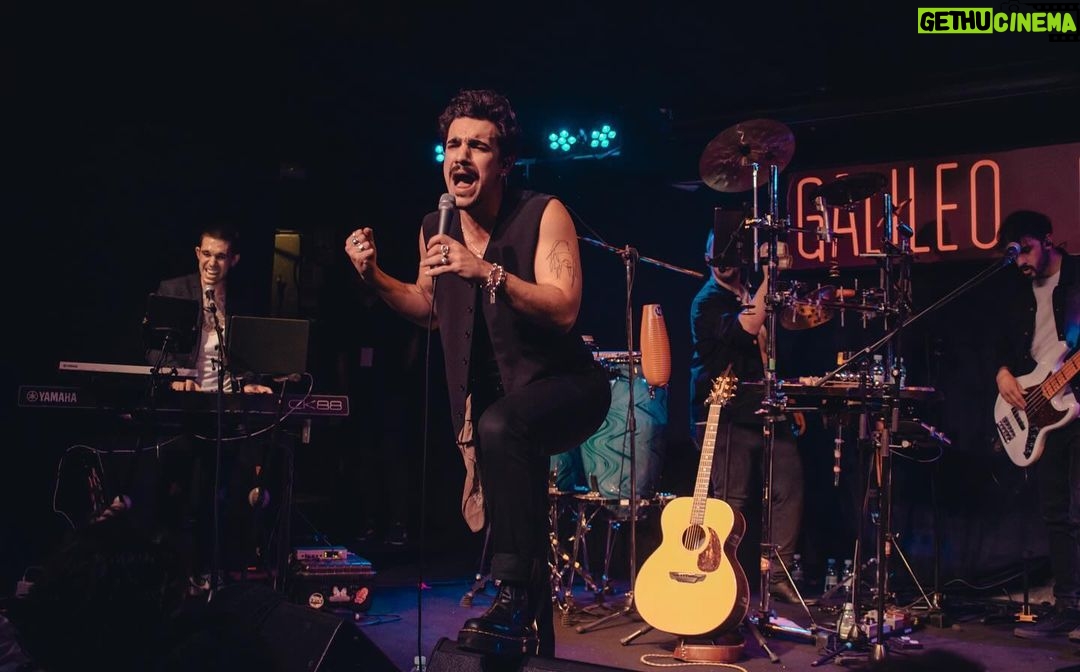 Víctor Elías Instagram - Felicidades permanente en “La ciudad intermitente” @gonzalohermida ❤️ Fotones 📸 @joselu005 🥁 @felixfanlo 🎸 @carlosbuenomusic 🎸 @jani_pihlman 🪘 @albertitomartinezpercusion 🫶🏻🫶🏻🫶🏻🫶🏻🫶🏻🫶🏻🫶🏻🫶🏻🫶🏻🫶🏻🫶🏻🫶🏻🫶🏻🫶🏻🫶🏻🫶🏻 Sala Galileo Galilei