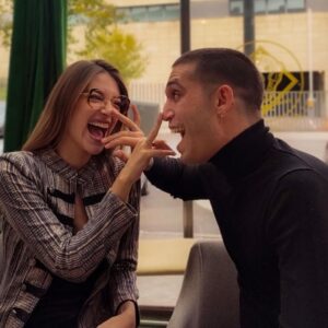Víctor Elías Instagram - Ella: Sí, quiero.

Él: Sí, quiero.

💍