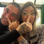 Víctor Elías Instagram - Ella: Sí, quiero. Él: Sí, quiero. 💍