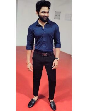 VJ Thanigai Instagram - #formal 💙🖤