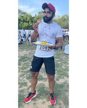 VJ Thanigai Instagram - Another Marathon Medal from Honorable Minister @murugan_tnbjp Chennai coastal cleanup Awerness Run 🏃‍♂️🙏 @prime_runners_club_