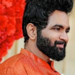 VJ Thanigai Instagram – #candid #treditional #familyfunction 🧡 

Thanks brother 📸 @ashik_jaffer @diamond_weddingcompany 🥰