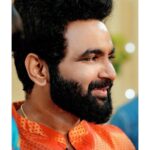 VJ Thanigai Instagram – #candid #treditional #familyfunction 🧡 

Thanks brother 📸 @ashik_jaffer @diamond_weddingcompany 🥰