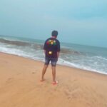 VJ Thanigai Instagram - Keep the hope alive 💪 #pondy #beach #shooting #actorslife #trending #instagram #instareels #thanikai #spreadlove #staystrong ❤️ Pondicherry