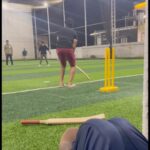 VJ Thanigai Instagram - #cricket #match #indoor #stressbuster #friends #vibes #staypositive #stayfit #thanikai 🏏💪❤️🔥 #ipl #csk #mi #dhoni #virat #rohitsharma #jadeja #motivation #actor #actorslife #game #sport #sportsmanship #nevergiveup #attitude #ipl2023 #cskfans