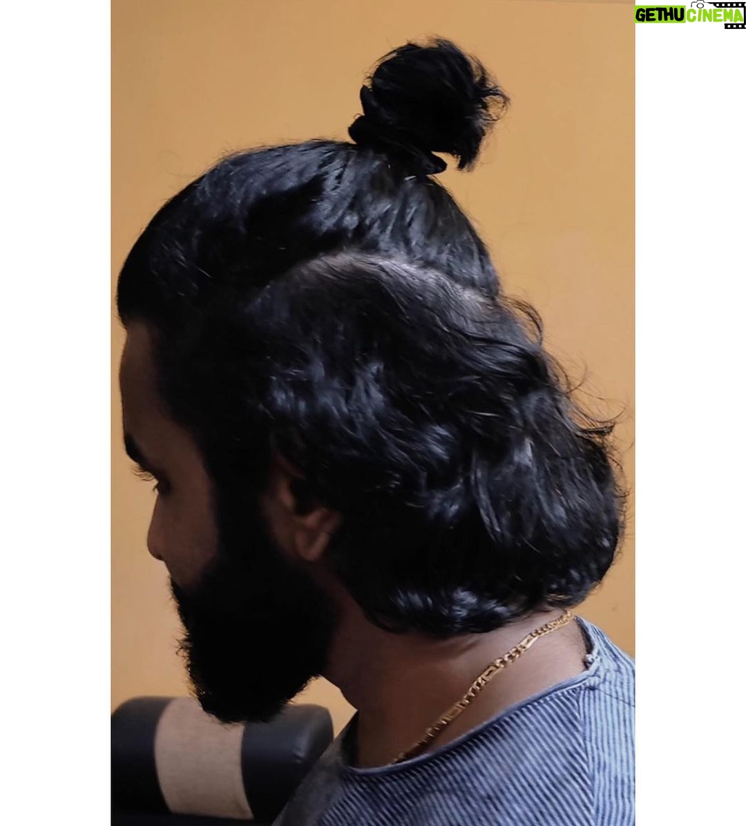 VJ Thanigai Instagram - Kudumi 🤪🫣 #longhair #trysomethingnew ❤️ Chennai, India