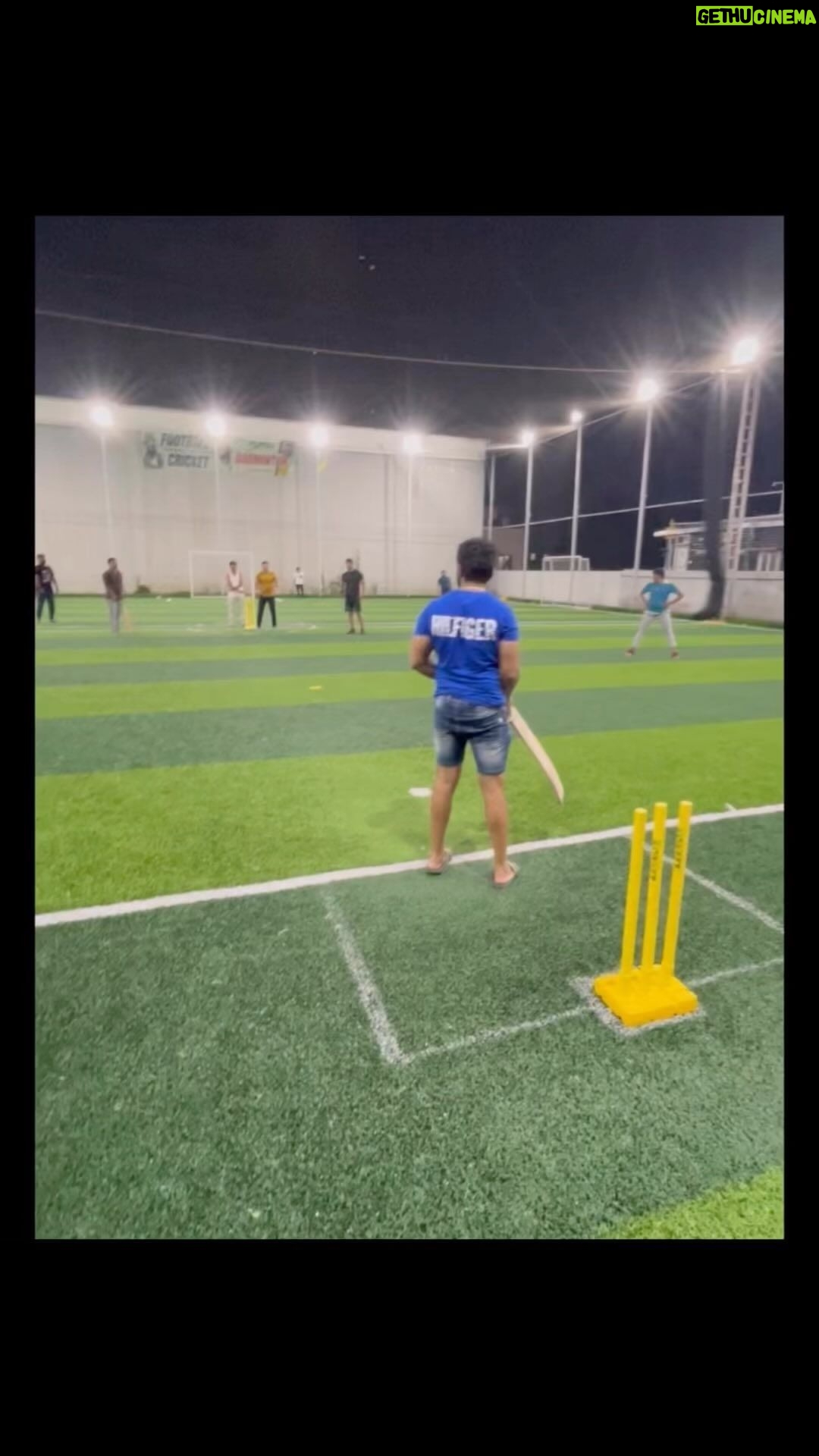 VJ Thanigai Instagram - #cricket #match #indoor #stressbuster #friends #vibes #staypositive #stayfit #thanikai ππͺβ€οΈπ₯ #ipl #csk #mi #dhoni #virat #rohitsharma #jadeja #sureshraina #icc #sport #player #game #ipl2023 #iplmemes #msdhoni #fan #virat #fitness #workout #cardio #running #motivation #game