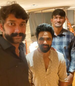 VJ Thanigai Instagram - #Diary திரைப்படத்தில் சிறப்பான கதாபாத்திரத்தல் நடிக்க வாய்ப்பளித்த என் இயக்குனர் @innasi_dir sir கதாநாயகன் @arulnithitamil sir தயாரிப்பாளர் @kathiresan_official sir உதவி இயக்குனர்கள் ,படக்குழுவினர்கள் 
மேலும் இப்படத்தை மிகப்பெரிய வெற்றிப்படமாக்கிய தமிழக மக்கள் அனைவருக்கும் நன்றி ❤️🙏