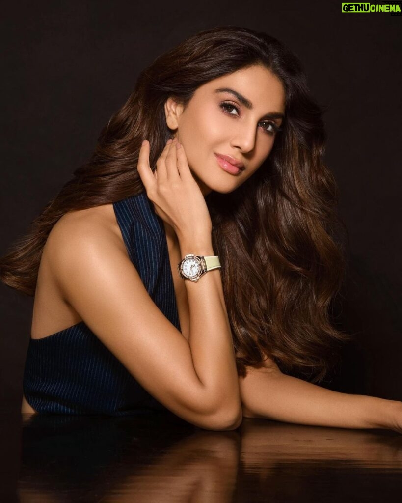 Vaani Kapoor Instagram - This @hublot timepiece has my heart. It offers a multitude of styles with its patented “One Click” fastening system, where in just a click, the watch changes its appearance to match any of my styles. #Hublot #bigbangoneclick