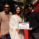 Vaani Kapoor Instagram - Raid-ing on the big screen soon! So grateful ❤️ #Raid2 Muharat Shot. See you in cinemas on 15th November, 2024 @ajaydevgn @rajkumargupta08 #BhushanKumar #KrishanKumar @kumarmangatpathak @abhishekpathakk @tseriesfilms @panorama_studios @tseries.official @shivchanana @neerajkalyan24