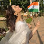 Vaani Kapoor Instagram - In this celebration of unity where every heart beats collectively for one nation & one dream , find a personal anthem of love, strength , resilience & courage . Here’s to our India holding pieces and memories of our stories & existence♥️ jai hind 🫡 🇮🇳 #happyrepublicday