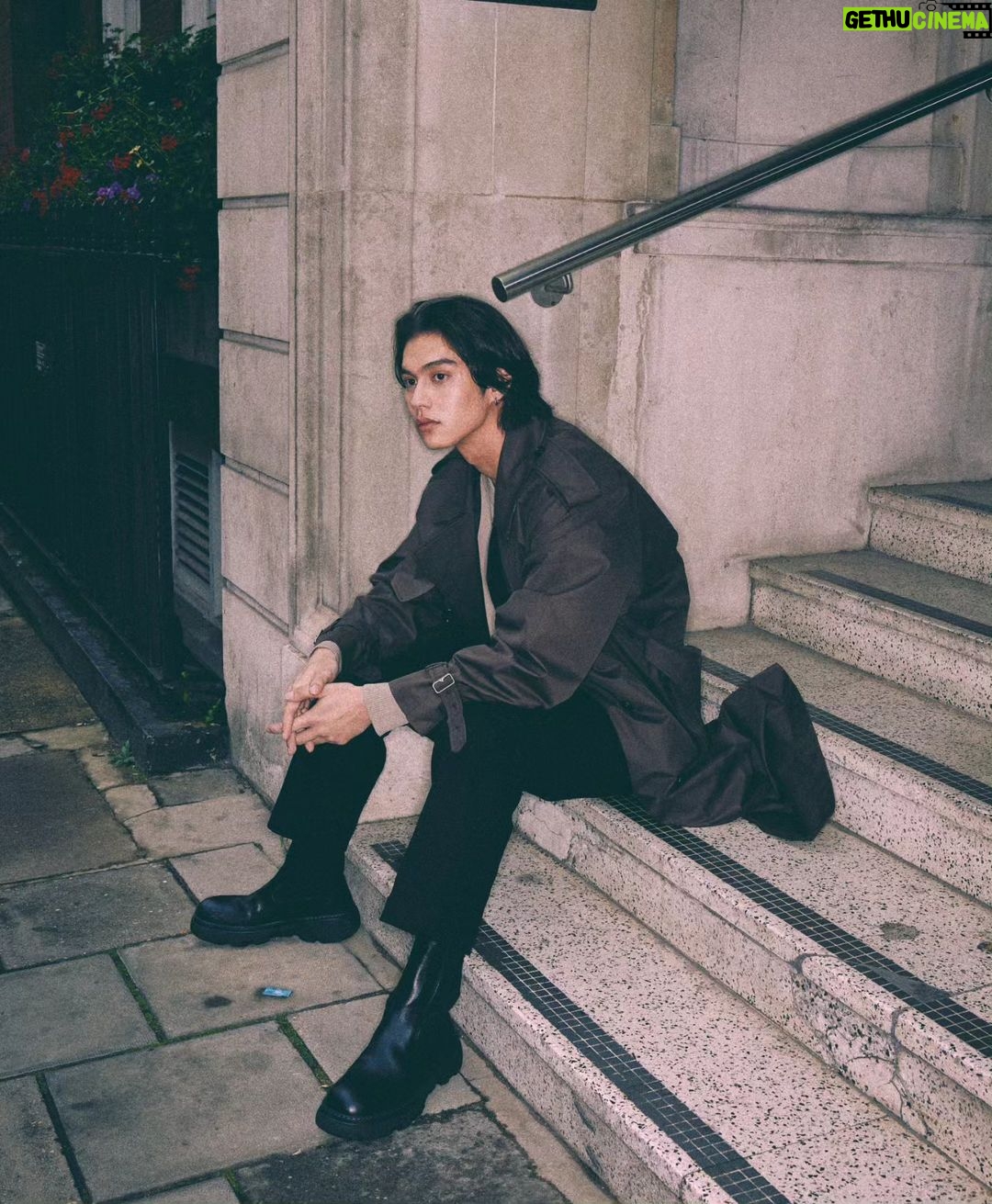 Vachirawit Chivaaree Instagram - London vibes