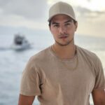 Vadhir Derbez Instagram - 🇺🇲After the Storm, The Sun will shine. But here's a picture of me on a boat lol . 🇲🇽Después de la tormenta, El sol brillara.... pero quemamucho el sol 😎