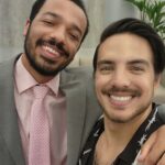Vadhir Derbez Instagram - 🇪🇸🇲🇽 GRACIAS ESPAÑA!! Demasiado rico poder hacer un proyecto tan cool en un lugar tan mágico! Ahí les va el recap de fotos: 1- Casa Pipí.... no hay mucho que explicar jaja. 2- En el set con el crew y don @manuelvega que chingon trabajar contigo amigo, eres un gran ser humano y actorazo! 3- El team trabajo/desmadre jaja gracias a las dos por aguantarme, que salgan más stickers de esto. @abipuente y @luisaperzabal 4- Una caminadita por las calles de Madrid 5- Tratando de Tomarme una foto enfrente del Palacio del Rey... pero un niño se le ocurrió ponerse a jugar con el agua detras de mi🙃 6- Gracias Photoshop 😀👍🏻 7- En el set con este crack @sergiomomo eres un tipazo jaja 8- Con @_martinacariddi_ que la pasamos demasiado lindo diciendo pura estupidez jaja 9-Nala que así despertó todos los días a mi lado y que aguanto todos los llamados sin que le pagaran jaja 10- Bartolo, este personaje que se que va a tocar muchos corazones, gracias @frank_arizaaa por hacer este proyecto juntos y poder seguir contando historias chingonas! No tengo foto contigo ptm pero te quiero amigo! Jaja . 🇺🇲 Too much to translate 😀👍🏻, love you guys hahaha 💀🙃 Madrid, Spain