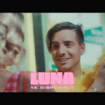 Vadhir Derbez Instagram - 🇲🇽YA ESTA EL VIDEO DE "Luna " SE QUE LES VA A ENCANTAR!! 🌙 . 🇺🇸THE VIDEO OF "Luna" is OUT! I know you're gunna love it!!! 🌙 .@irsais @fabiolagdo