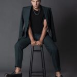 Vadhir Derbez Instagram - 🇲🇽Dale Swipe para que te eche una mirada matadora 😎 jaja aushh . 🇺🇲Swipe left so I can look at you in the eye lol give ya a mean look. 😎😏 . 📸: @javierfloresleyes . @zegnaofficial Styling: @mr.dairy PR: @ospina.luz