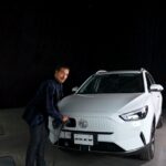 Vadhir Derbez Instagram – Recargar tu #ZSEV de @mgmotormx es tan fácil como esto… ahora solo queda recargar-te a esperar 🤷🏻‍♂️ #publicidad
